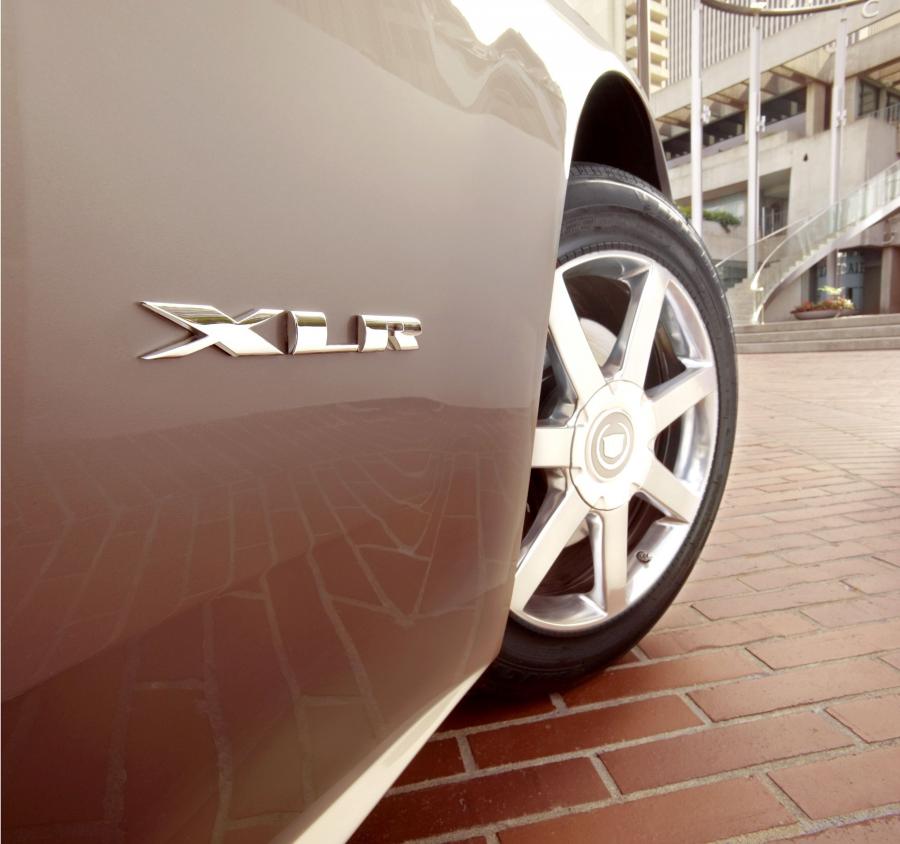 Cadillac XLR Roadster 2004 года  (фото 39 из 128)